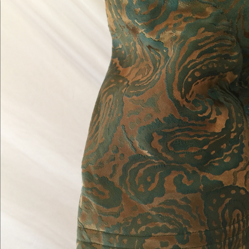 Cropped Fitted Top(Or Jacket) - image 4